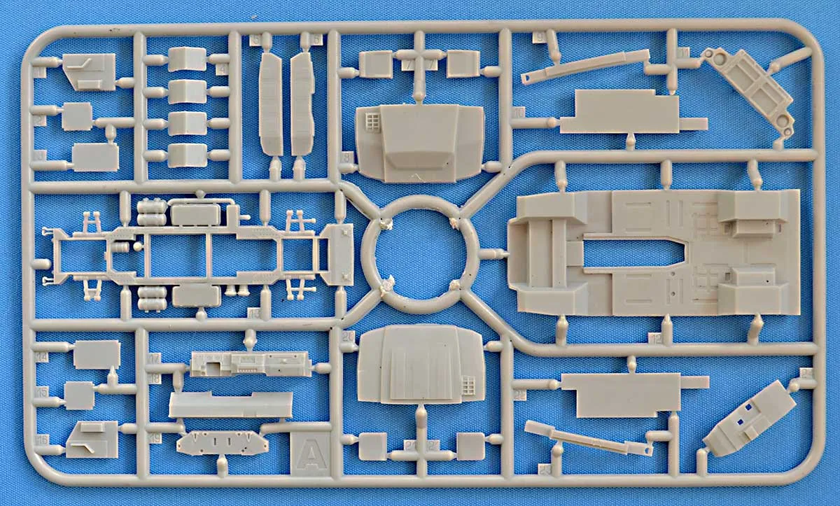 Ace Military 1/72 STS Tiger 233014 Armored Vehicle Kit
