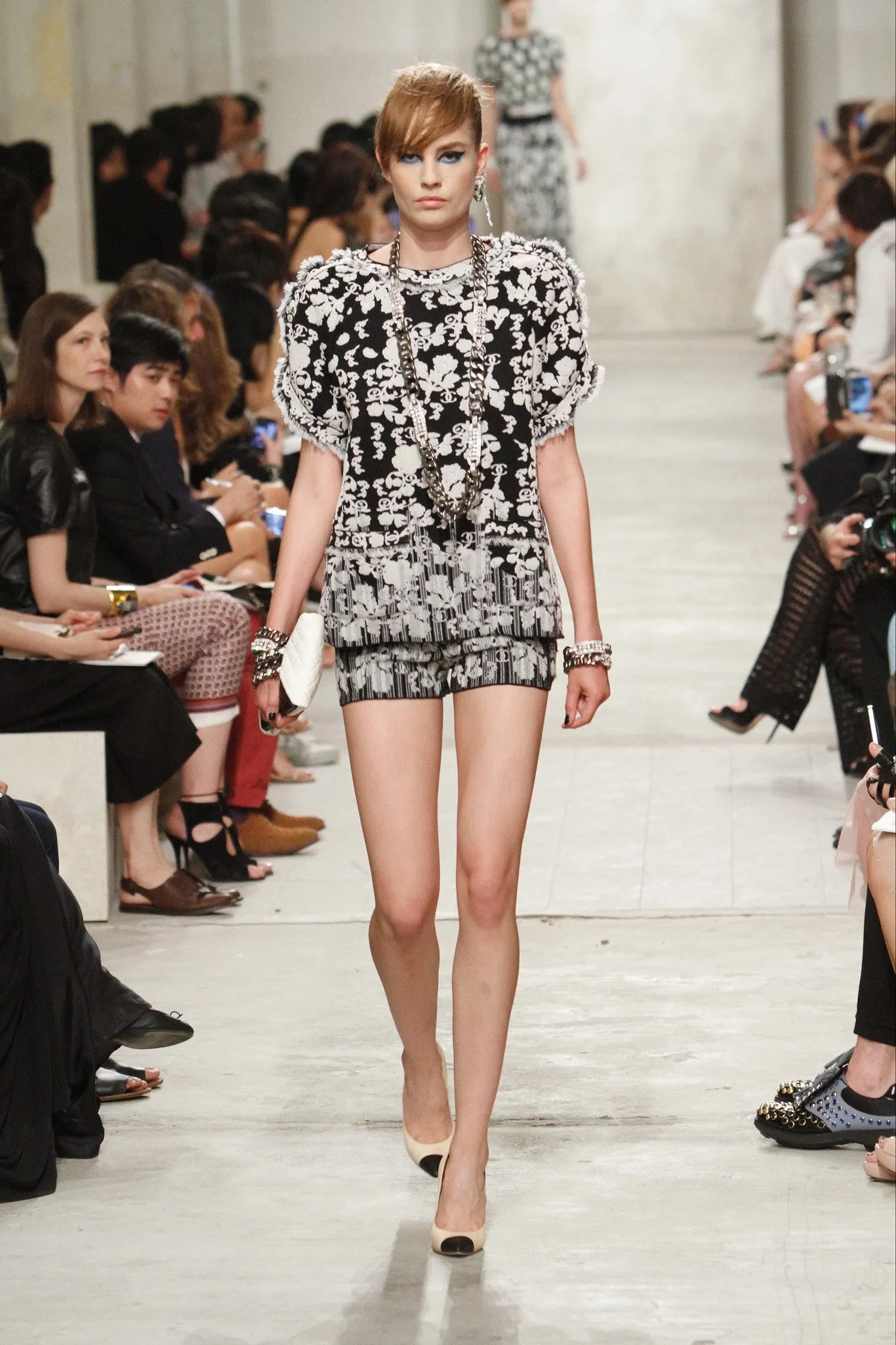Chanel - White & Black Short Sleeve Floral Patterned Dress - FR 40