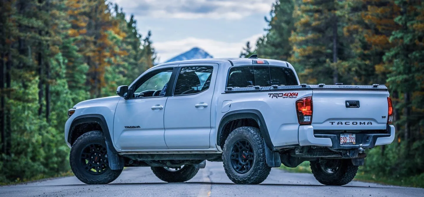 DiamondBack 2007-2021 Toyota Tundra SE Tonneau Cover