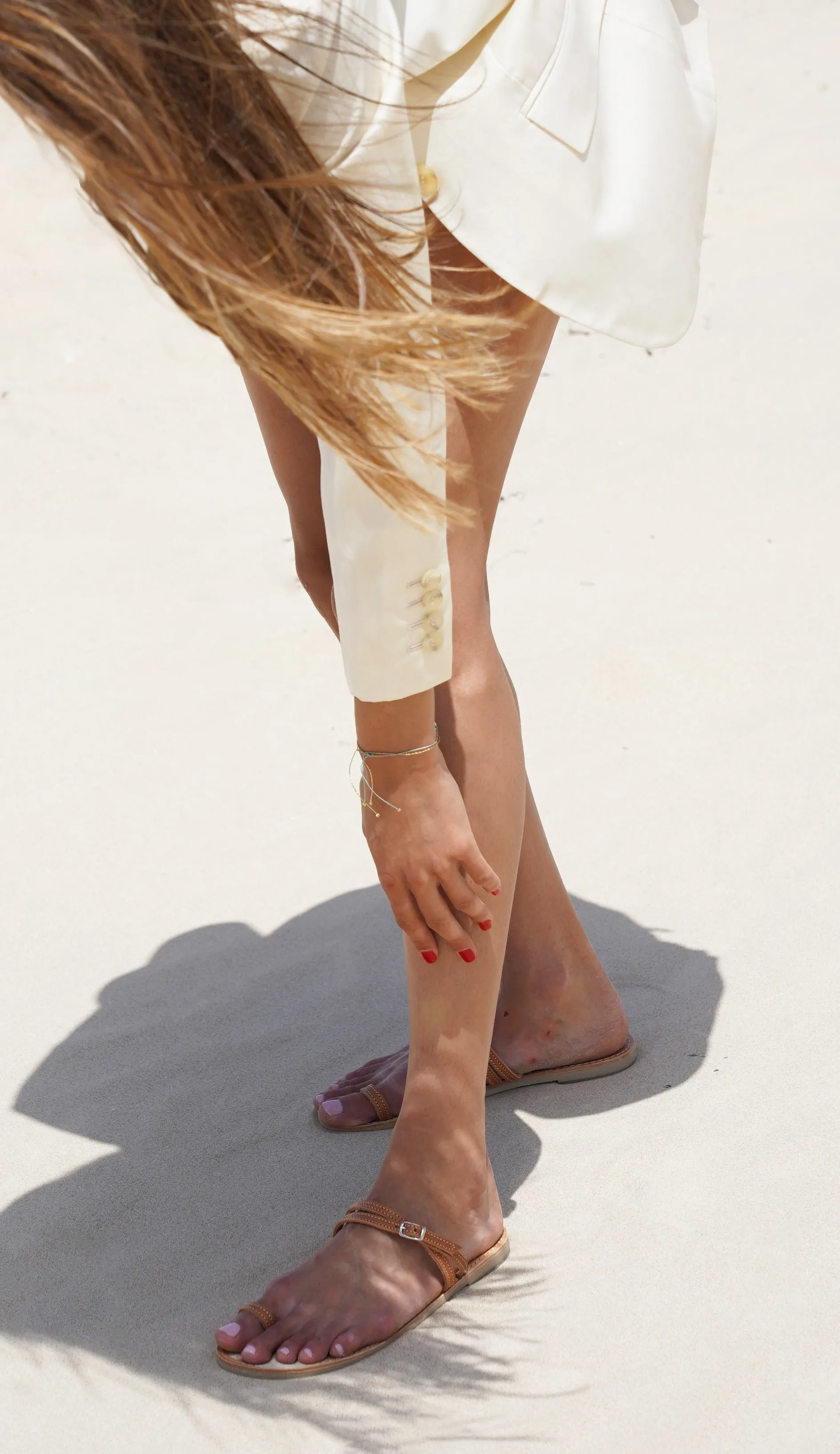LIA SANDALS TANNED WITH BEIGE STITCHES